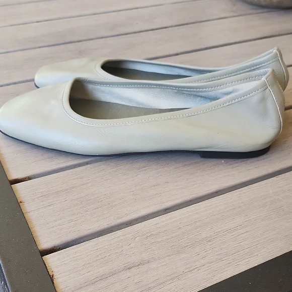 Pilcro cream Grey Square-Toe Leather Ballet Flats - Picture 8 of 9